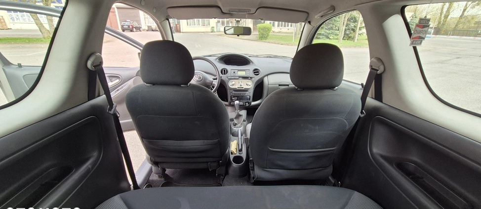 Toyota Yaris cena 7400 przebieg: 258800, rok produkcji 2004 z Toruń małe 137